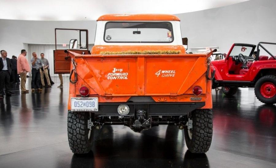  Jeep FC 150 Concept 2016 года  (фото 5 из 10)